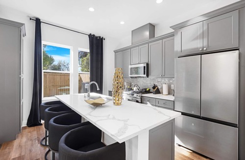 Northside House | Downtown 4BR Modern 3-Story Home w/Rooftop & EV
