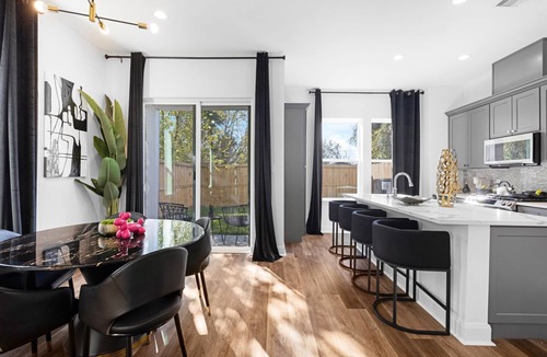 Northside House | Downtown 4BR Modern 3-Story Home w/Rooftop & EV