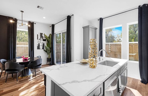 Northside House | Downtown 4BR Modern 3-Story Home w/Rooftop & EV