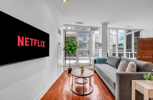 Toronto Entertainment District Apartment | Downtown 5 bed Sleeps 11 unit Near Rogers MTCC Union Lakefront