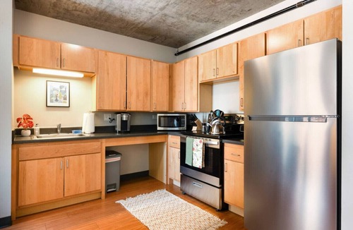 The Loop Condo | Downtown 9bd - Sleep 18 - (4 units, same floor)