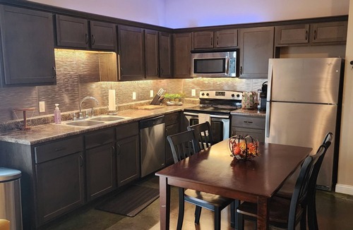 Columbia Apartment | Downtown 9th St. 4 Bedroom Loft