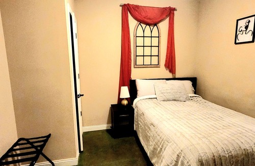 Columbia Apartment | Downtown 9th St. 4 Bedroom Loft