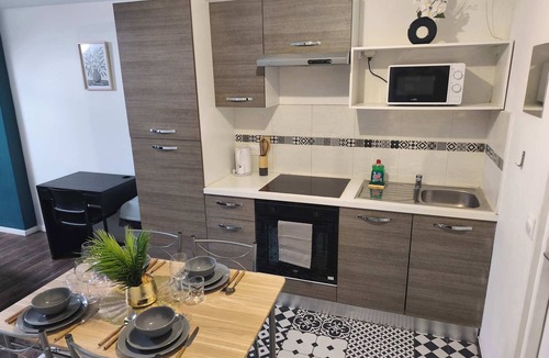 Charleville-Mezieres Apartment | Downtown Apartment with Private Garage