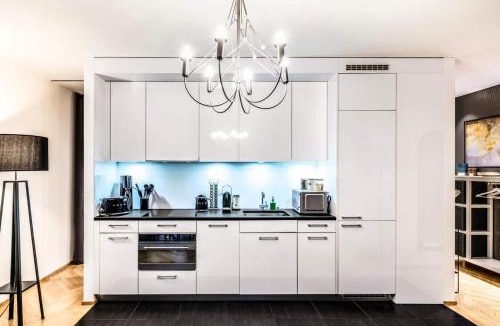 Center Apartment | Downtown AC Private Balcony