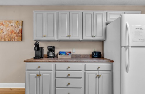 Pheba House | Downtown Access | Stylish | Family Space