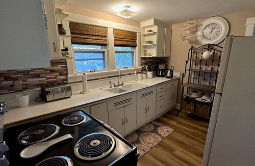 Skaneateles Apartment | Downtown Access Unit Three