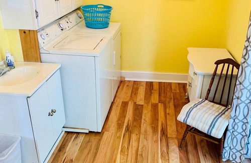 Summerside House | Downtown across from the beach