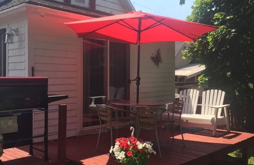 Summerside House | Downtown across from the beach