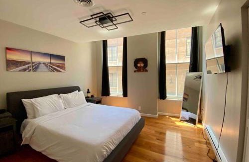 Downtown Albany Apartment | Downtown Albany 2 Bedroom Workstation at The Mark