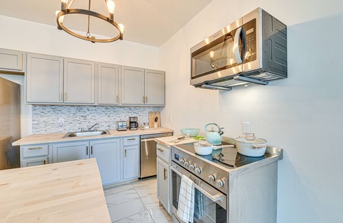 Albany House | Downtown Albany Vacation Rental - Chic & Walkable!
