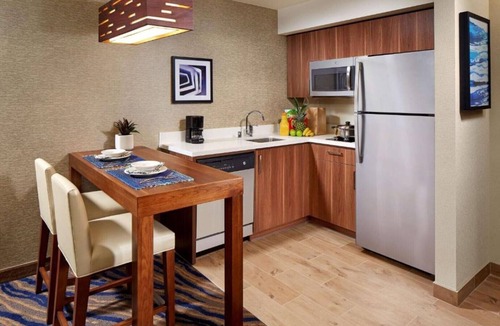 University Heights House | Downtown and the beach within easy reach