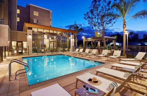 University Heights House | Downtown and the beach within easy reach