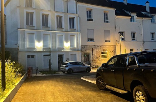 Chateau-Thierry Apartment | Downtown apartment