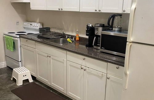 Bowmanville Apartment | Downtown Apartment 6 or 7 People