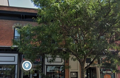 Bowmanville Apartment | Downtown Apartment 6 or 7 People