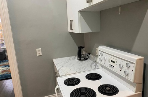 Bowmanville Apartment | Downtown Apartment 2/3 People