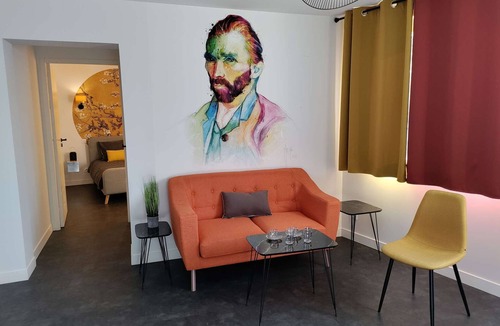 Laval Apartment | Downtown apartment | LAVALOC