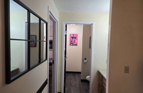 Downtown Pittsburgh Apartment | Downtown Apt | Walk Everywhere | Clean + Safe