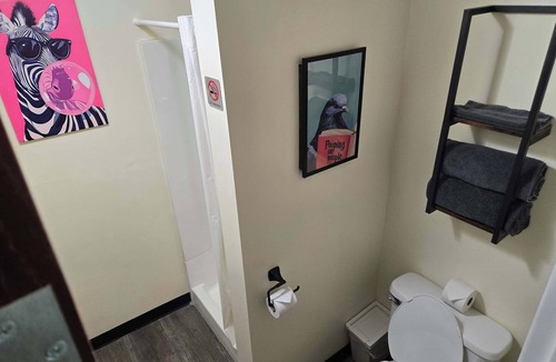 Downtown Pittsburgh Apartment | Downtown Apt | Walk Everywhere | Clean + Safe