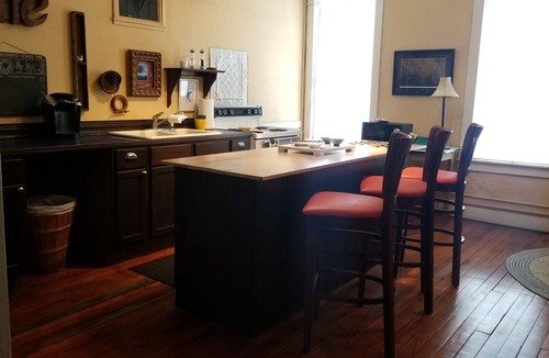 Clifton Apartment | Downtown Art Loft