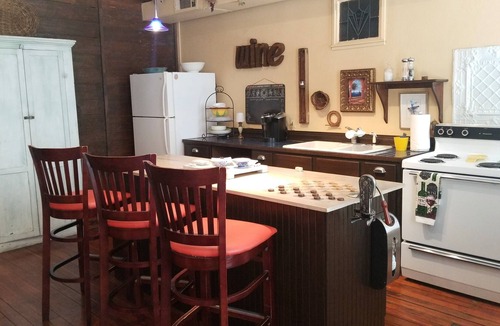Clifton Apartment | Downtown Art Loft