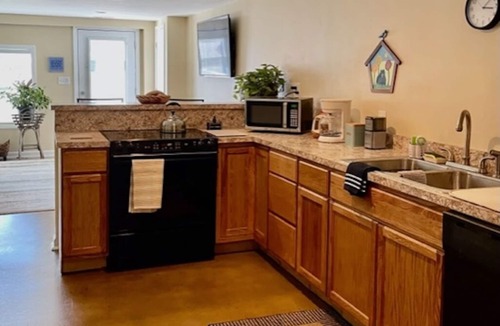 East End - Valley Street Apartment | Downtown Asheville Hideaway