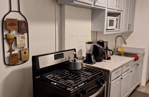 Mechanicsville Apartment | DOWNTOWN AT CUTE AND COZY