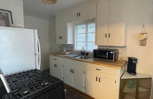 Westfield House | Downtown ATX! Deep Eddy Hideaway near UT