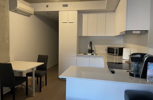 Latin Quarter Apartment | Downtown bachelor