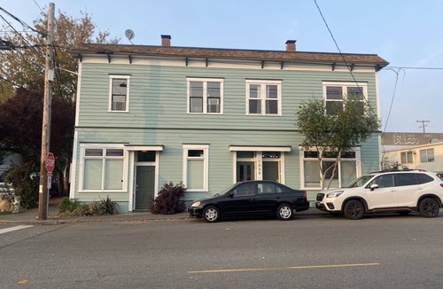 West Woodland House | Downtown Ballard Seattle Near Everything