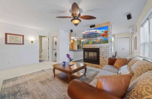 Bellaire Apartment | Downtown Bellaire Riverfront Loft w Deck