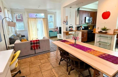 Downtown Berkeley Apartment | Downtown Berkeley 3BR | Near UC & BART + Parking