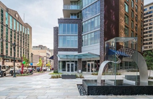 Woodmont Triangle Apartment | Downtown Bethesda | Pet-friendly| NIH Close by | by GLS