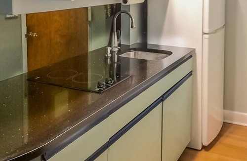 Stamford Apartment | Downtown "Blue Nest" Apartment