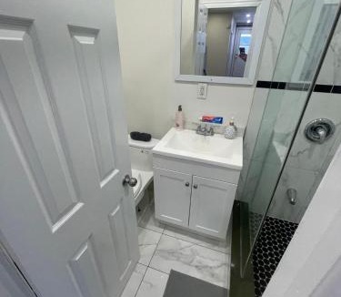 Wellington Place Apartment | DOWNTOWN-BMO Field Stay-Next to Transit-Restaurants-Union Station