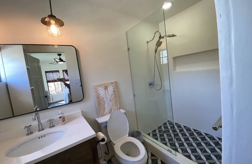 Boerne House | Downtown Boerne cottage