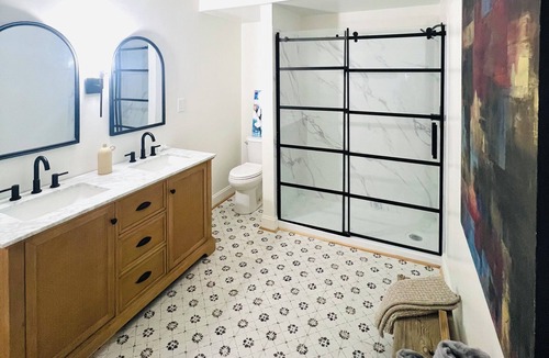 Rome Apartment | Downtown Brick-Rome Retreat, 2 Bedroom/2Bathroom and 2 Sleeper Sofas