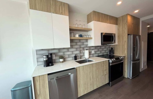 Downtown Halifax Apartment | Downtown, Bright & Vibrant 1 BR with huge patio