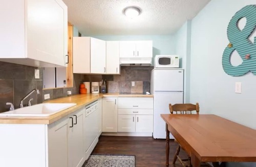 Crescent Heights Apartment | Downtown Calgary! Affordable!