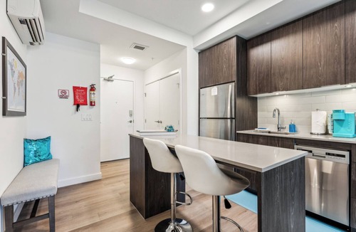 Bridgeland Apartment | Downtown Calgary Oasis