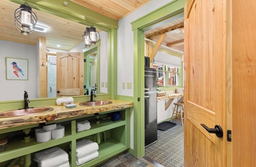 Camden Hotel | Downtown Camden Hotel - Driftwood