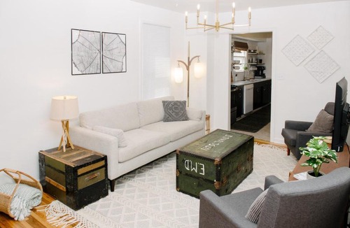 Ames Apartment | Downtown & Campus Wifi W D Netflix 2Br 1Ba