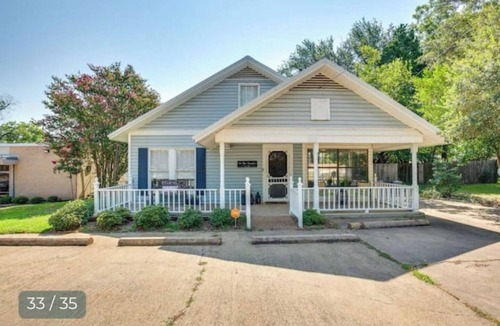 Canton House | Downtown Canton Walkable First Monday PacknPlay Patio Grill Golf Splash Kingdom
