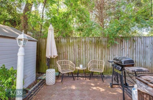 Canton House | Downtown Canton Walkable First Monday PacknPlay Patio Grill Golf Splash Kingdom
