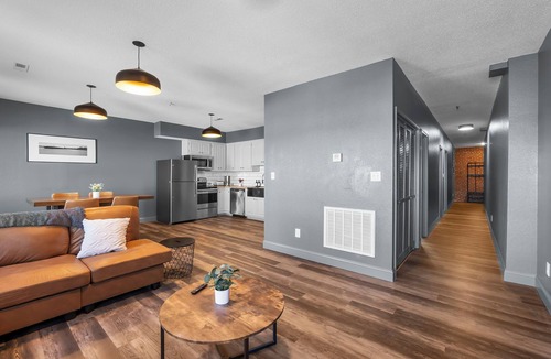 Elco Apartment | Downtown Cape 2 Bdrm/2 Bath Apt, Cozy & Walkable