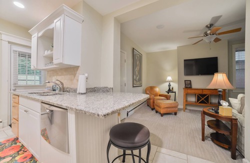Cape Girardeau Apartment | Downtown Cape Getaway with River Views