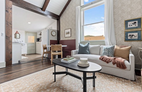 Rapid City Cottage | Downtown Carriage House