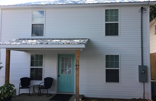 Carrollton House | Downtown Carrollton - Backyard Bungalow