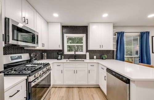 Original Town House | Downtown Carrollton Home